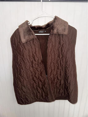 Vintage effeci woman Brown Quilted Vest with Faux Fur Collar